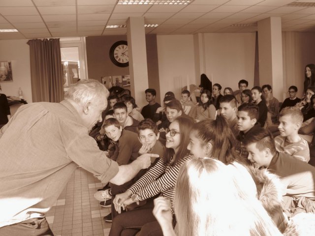 Atelier théâtre public Collège Marcel Pierrel avril 2016